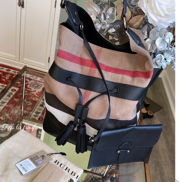 Authentic Burberry bag - Picture 1 of 16